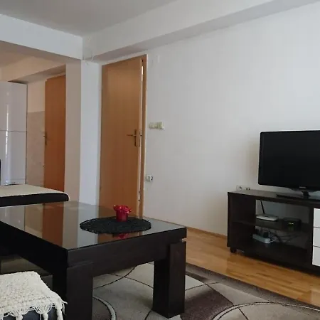 Edina Apartment